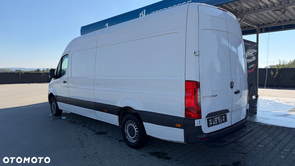 Mercedes-Benz Sprinter - 20
