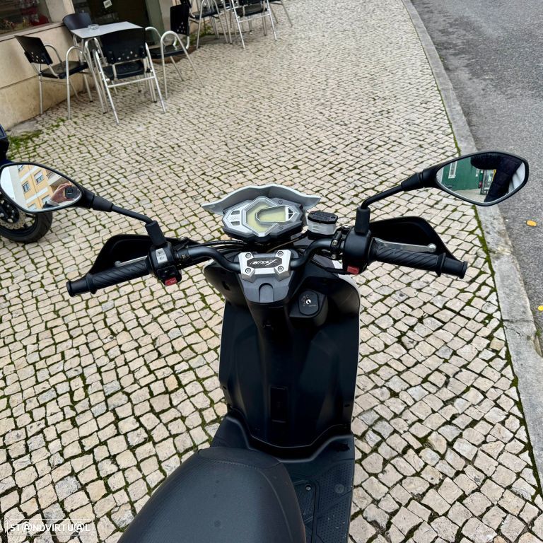 Sym FIDDLE CROX 50 - 13