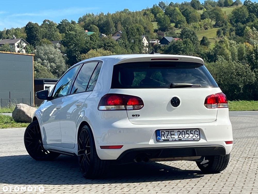 Volkswagen Golf - 21