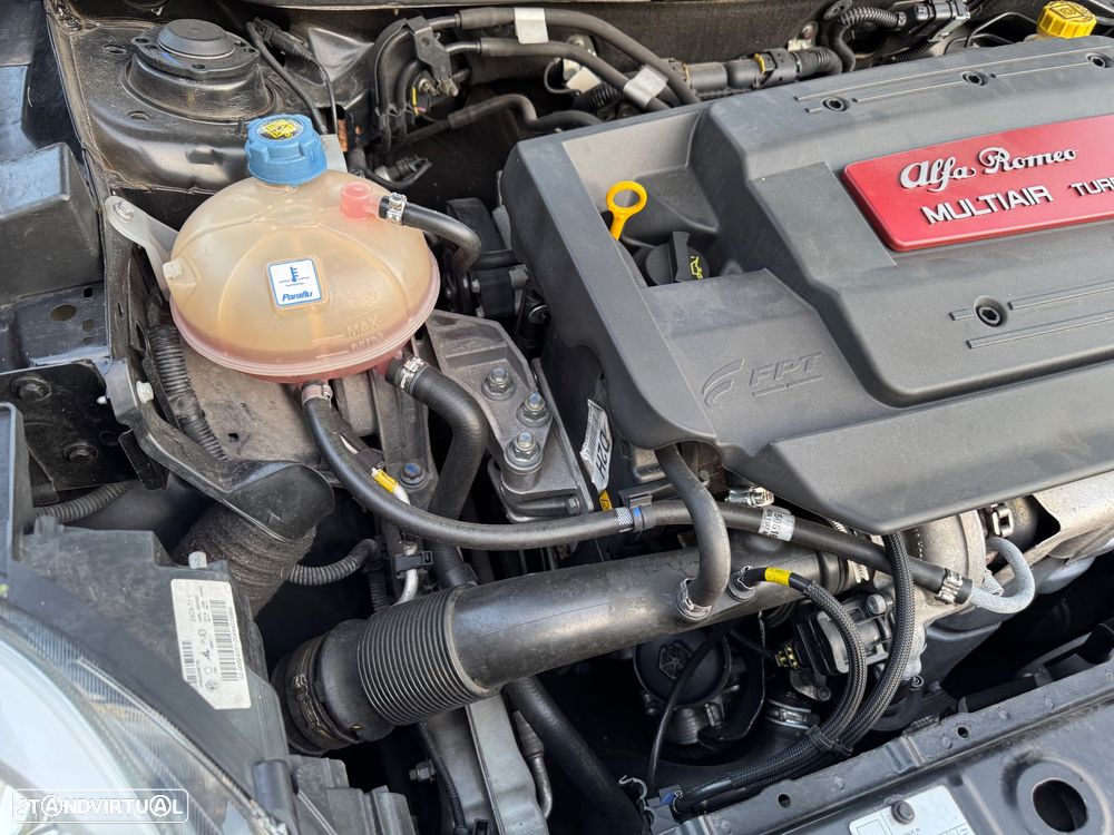 Alfa Romeo Giulietta 1.4 T M-air Distinctive - 16