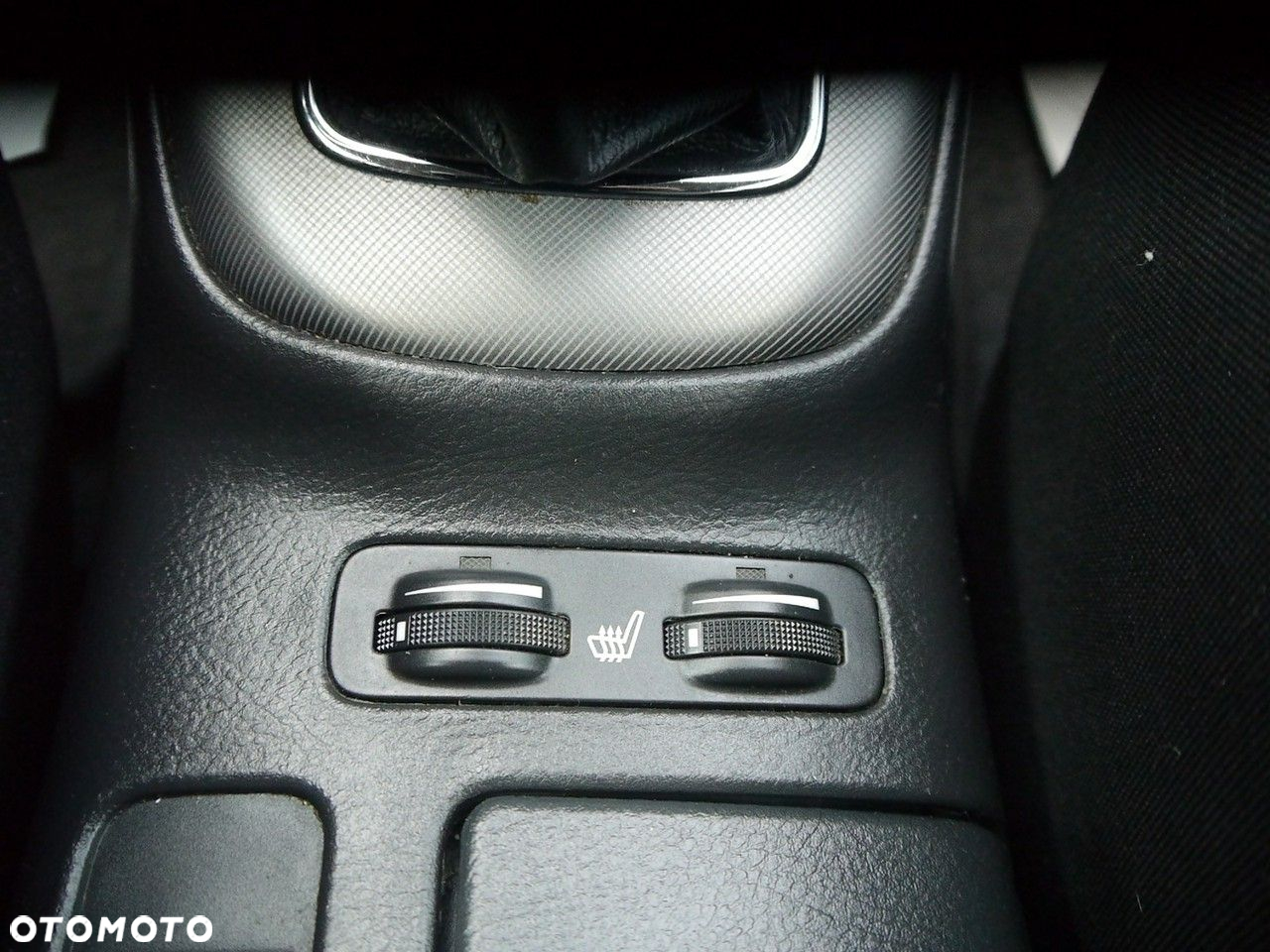 Toyota Avensis 1.8 VVT-i Sol - 28