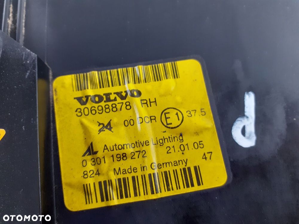 Volvo V50 S40 Lampa Prawa Xenon 04-07r.30698878. - 10