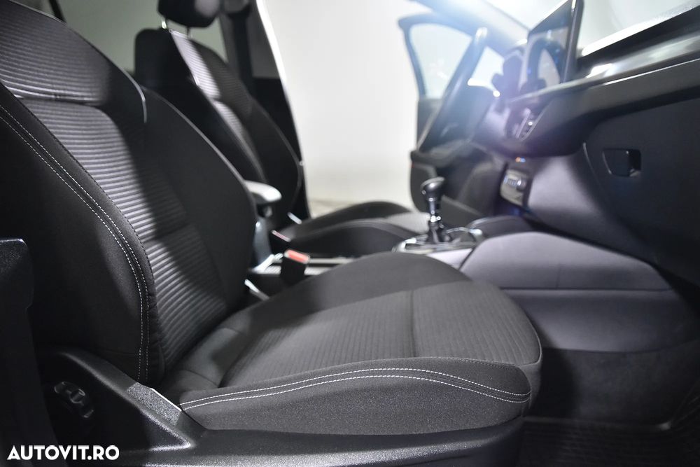 Ford Focus - 12