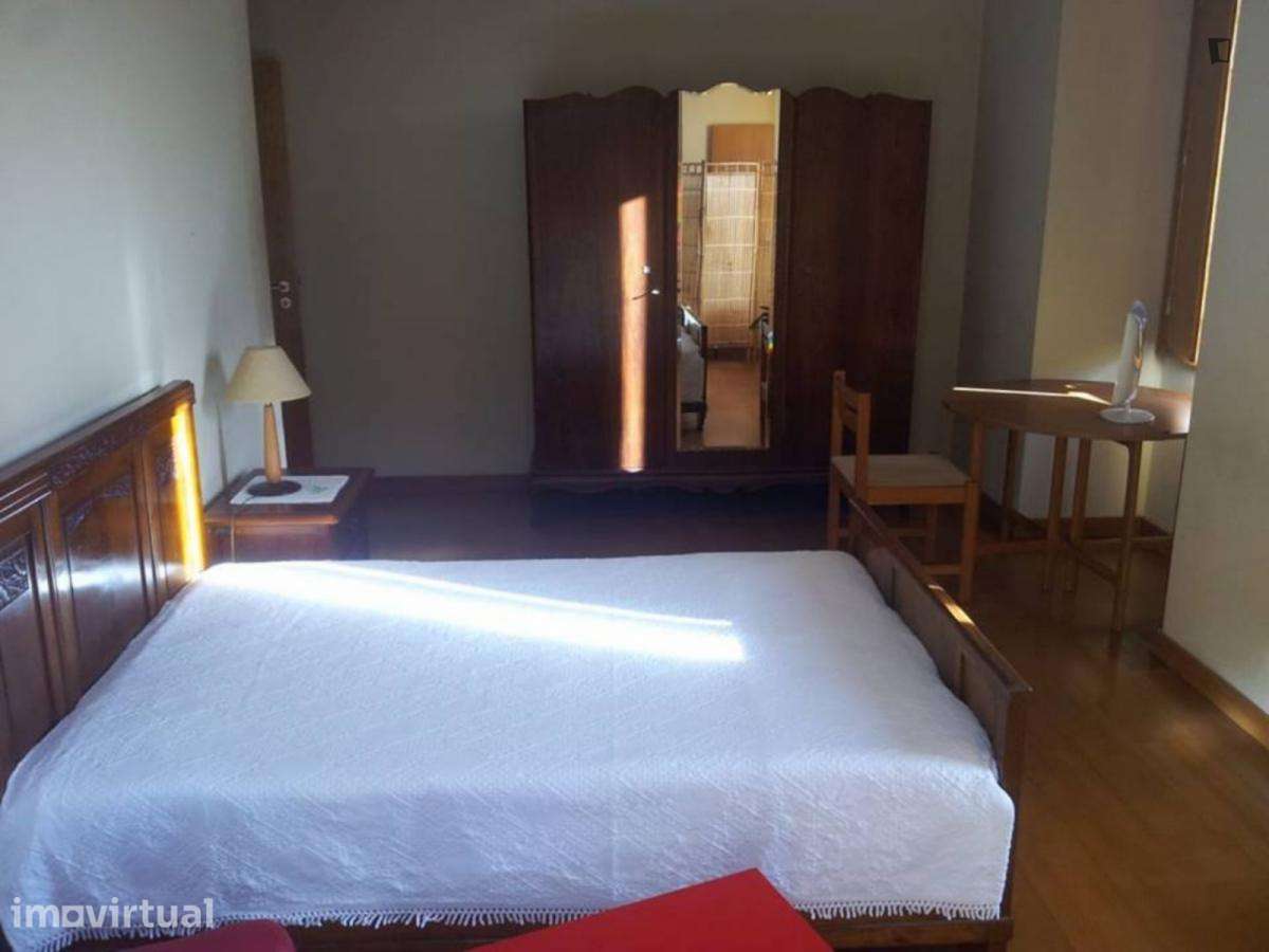Quarto - localizado em Vila nova de gaia - Grande imagem: 3/23