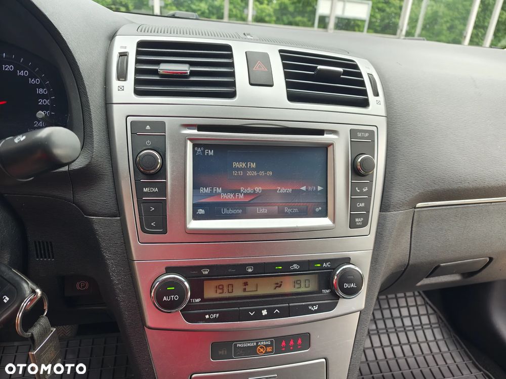 Toyota Avensis 1.8 Premium MS - 13