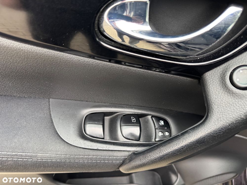 Nissan Qashqai 1.6 DCi Xtronic N-Connecta - 22
