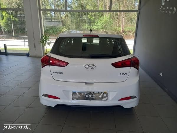 Hyundai i20 1.1 CRDi Blue Access+Bluetooth - 4