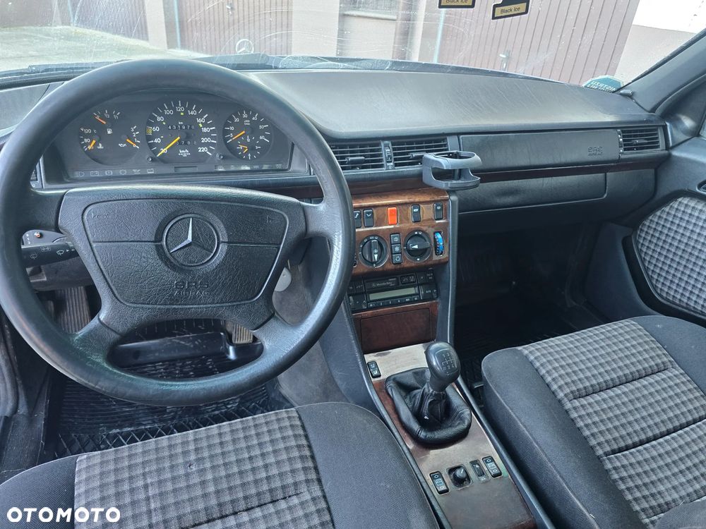 Mercedes-Benz Klasa E - 8