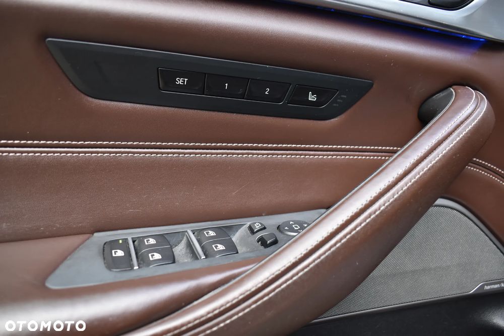 BMW Seria 5 530d xDrive M Sport sport - 25