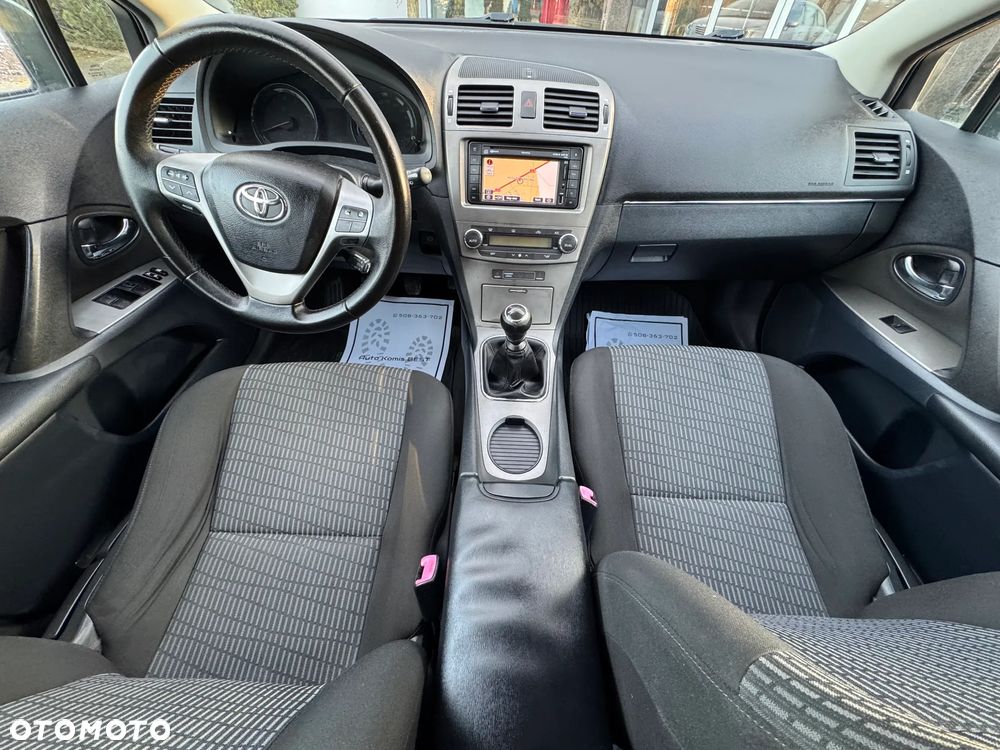 Toyota Avensis 1.8 Sol plus NAVI - 10