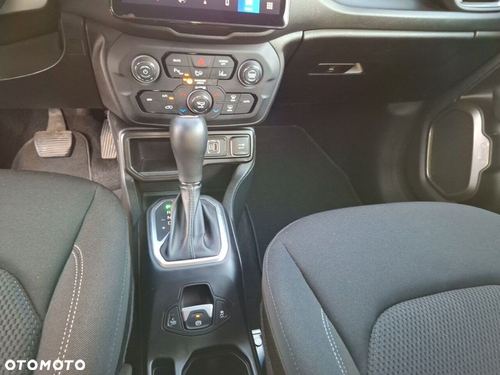 Jeep Renegade - 31