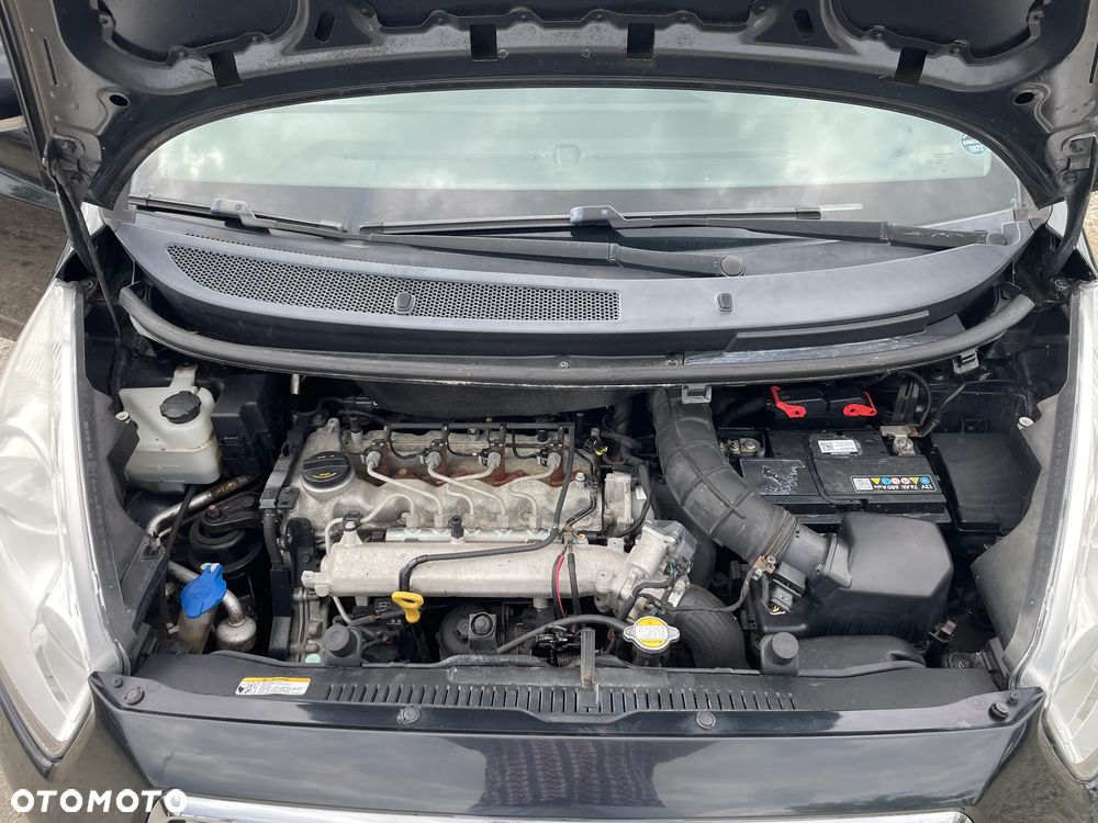 Kia Venga - 23