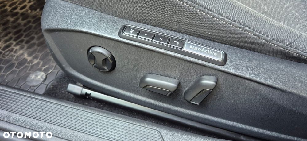 Volkswagen Golf Variant - 20