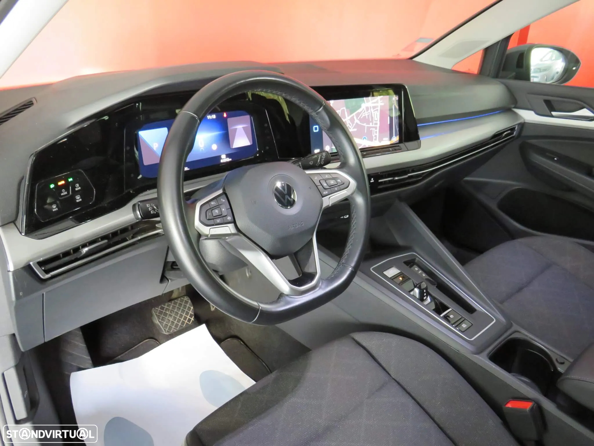 VW Golf 1.0 eTSI Life DSG - 25