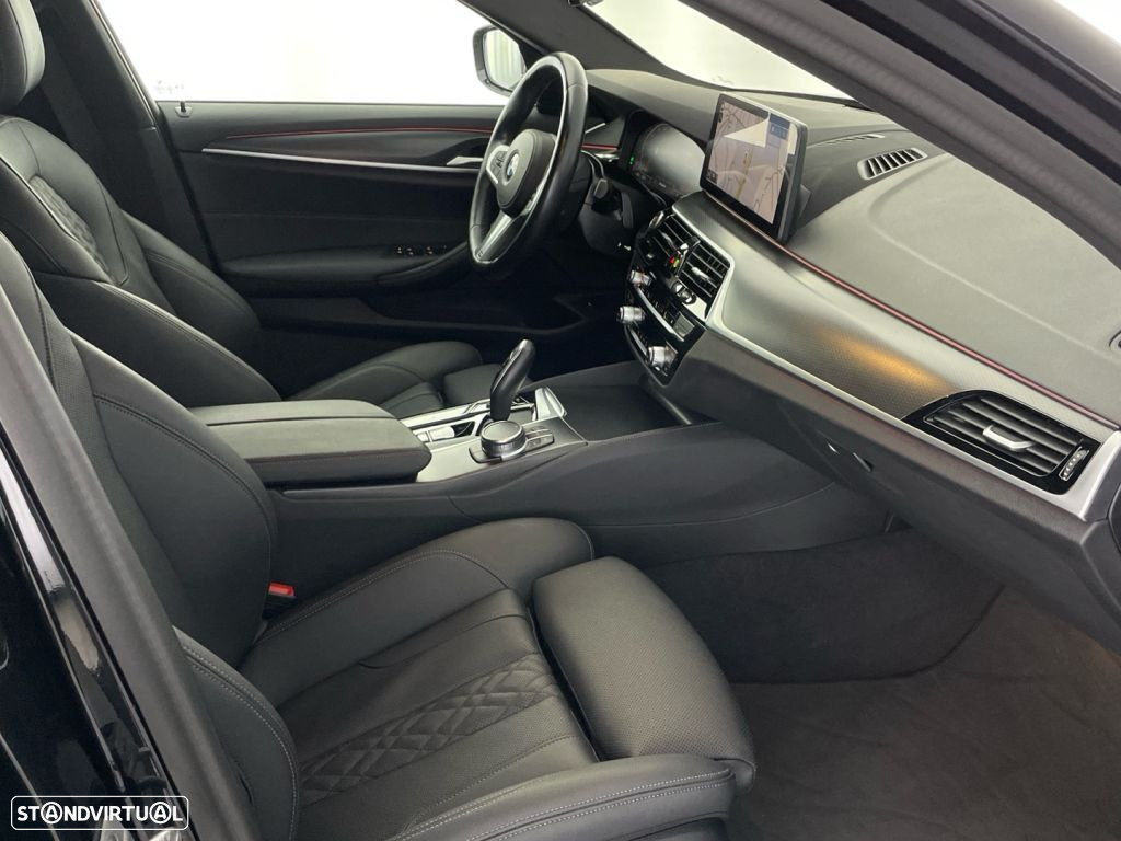 BMW 520 d Pack Desportivo M Auto - 23