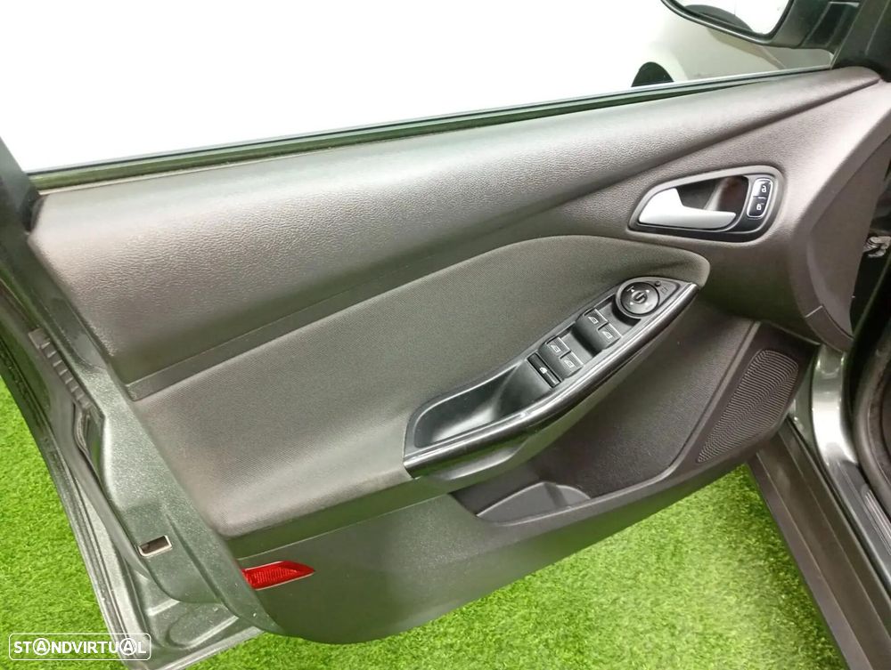 Ford Focus - 10