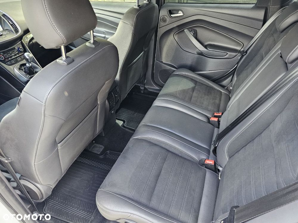 Ford Kuga 2.0 TDCi 4x4 ST-Line - 12