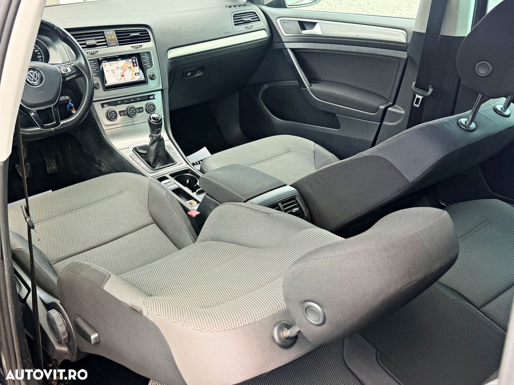 Volkswagen Golf 1.6 TDI BlueMotion Technology Cup - 25