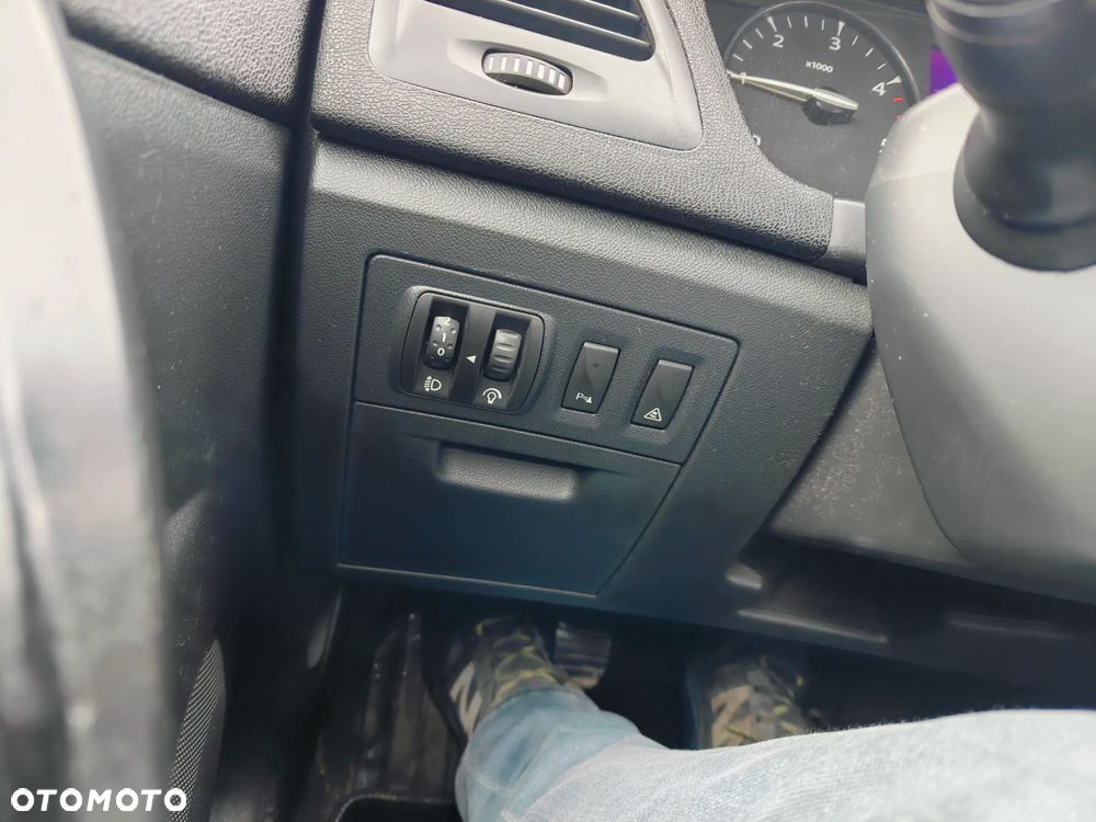 Renault Laguna 2.0 dCi FAP Initiale - 25