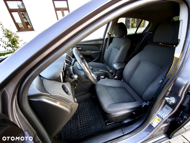 Chevrolet Cruze - 8