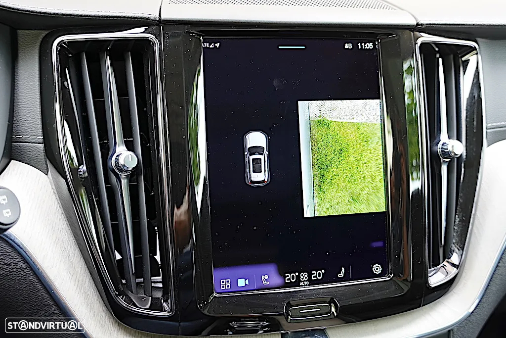 Volvo XC 60 2.0 T6 PHEV Inscription AWD - 44