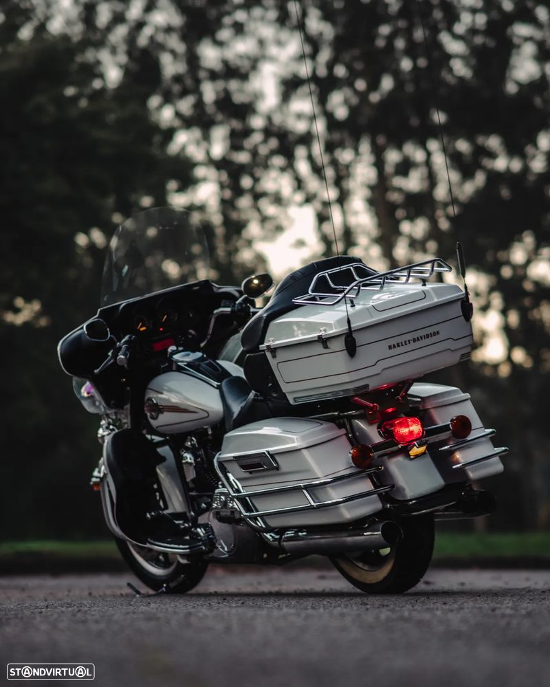 Harley-Davidson FLHTCU Ultra Classic Electra Glide - 3