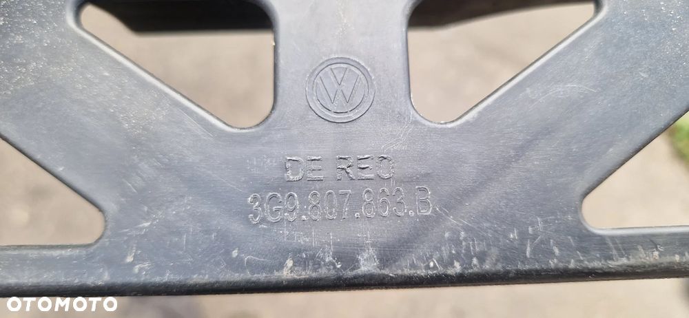 VOLKSWAGEN PASSAT B8 KOMBI ŚLIZG ZDERZAKA ŚRODKOWY TYŁ 3G9807863B - 4