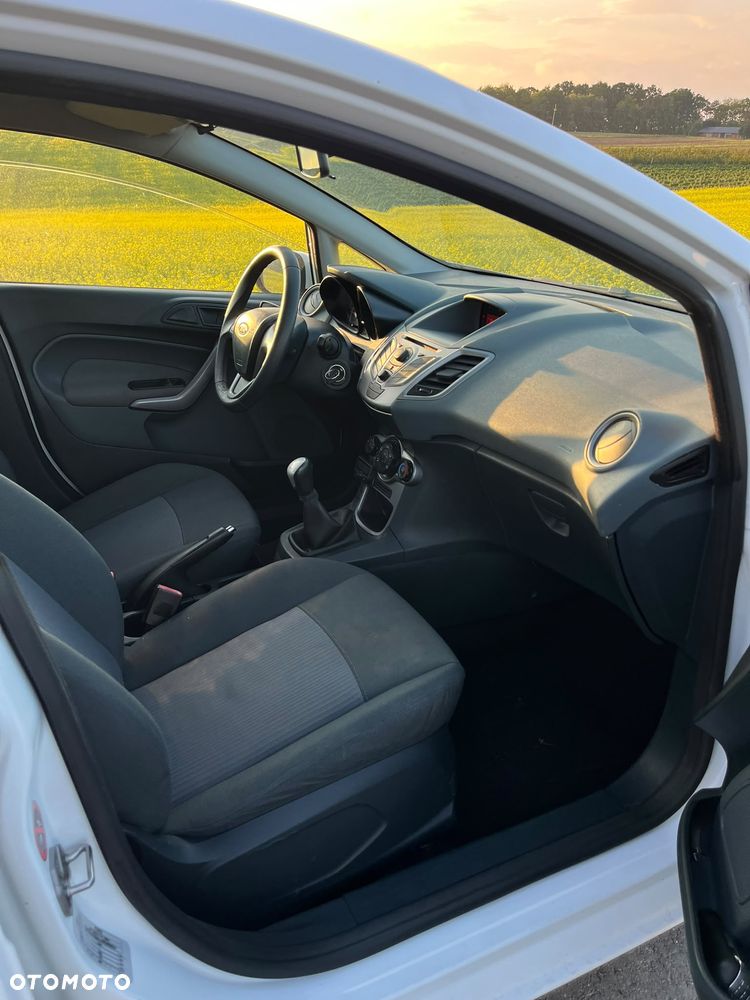 Ford Fiesta - 9