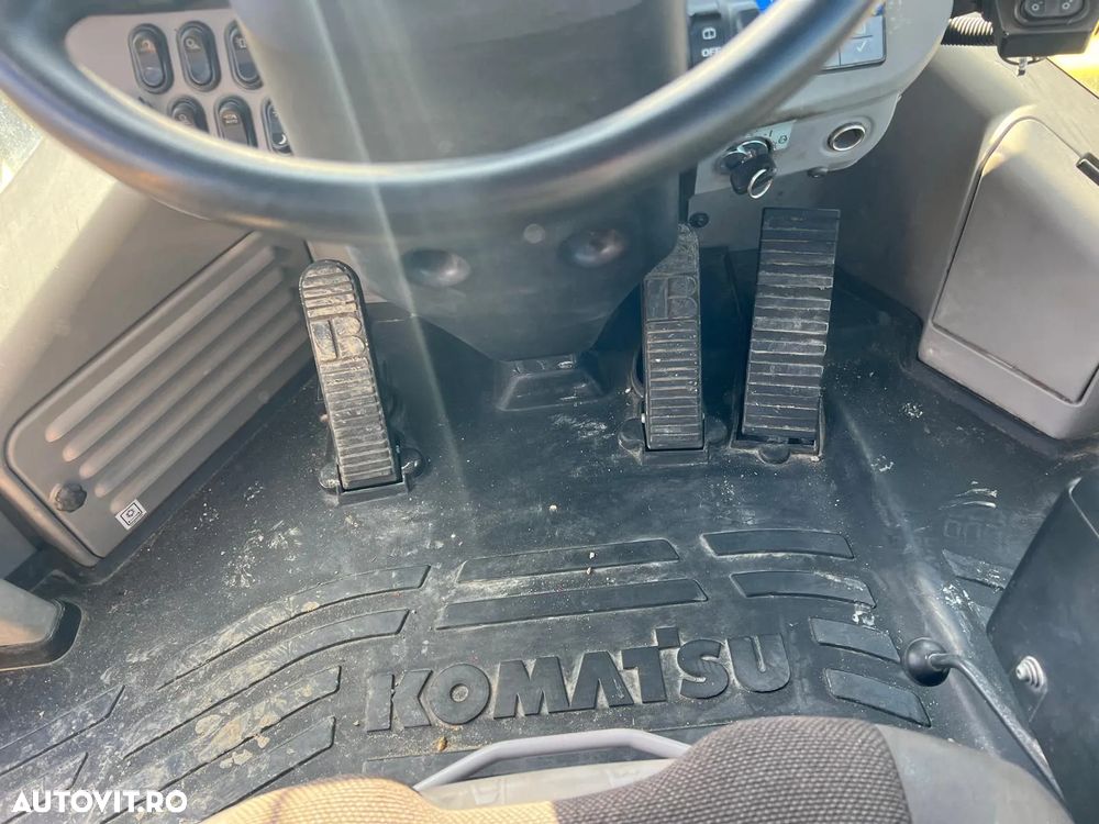 Komatsu WA380 - 17