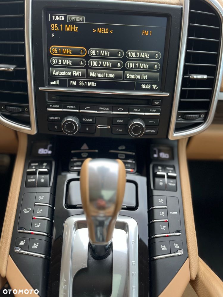 Porsche Cayenne S Platinum Edition - 18
