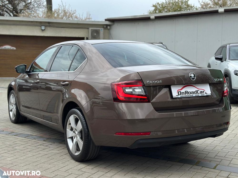 Skoda Octavia 2.0 TDI DSG Style - 3
