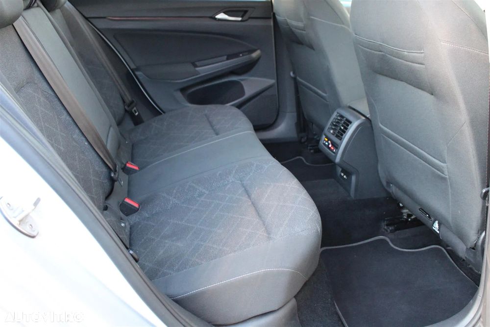 Volkswagen Golf - 11