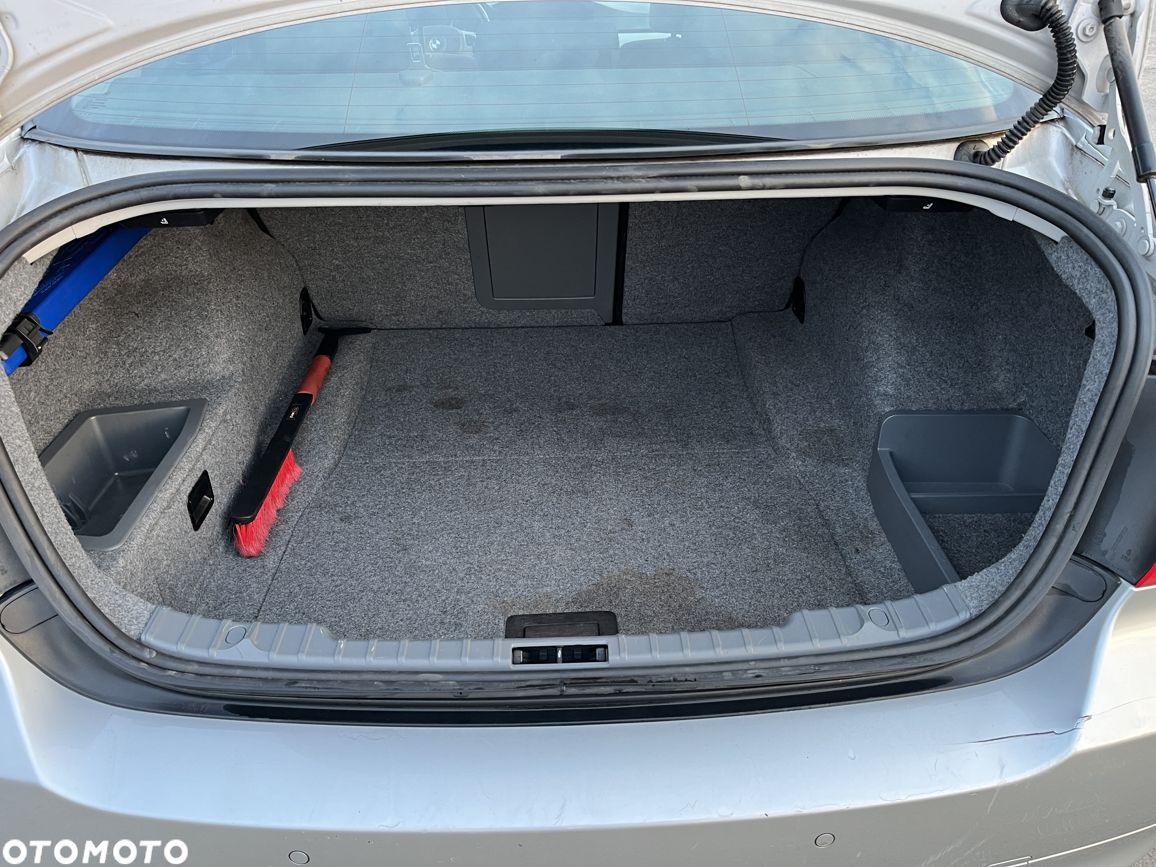 BMW Seria 3 318i - 14