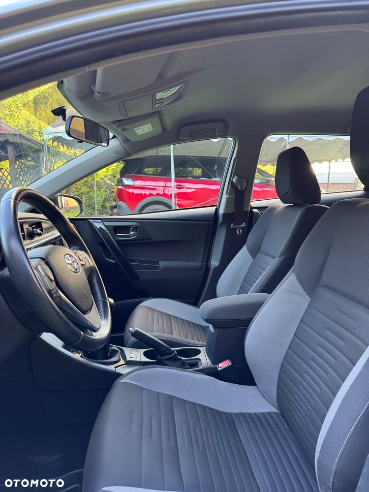 Toyota Auris 1.6 Premium Comfort - 13