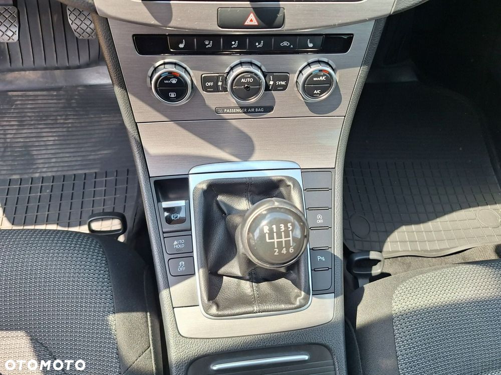 Volkswagen Passat - 23