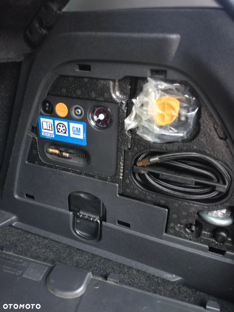 Opel Corsa 1.4 16V Color Edition - 16