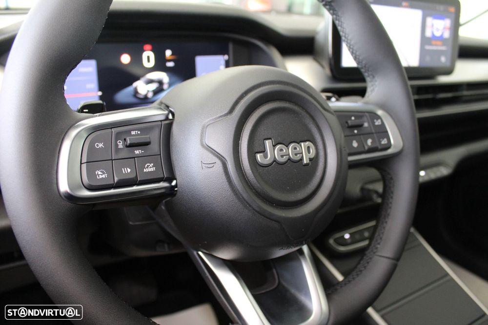 Jeep Avenger 1.2 e-Hybrid Summit DCT - 13