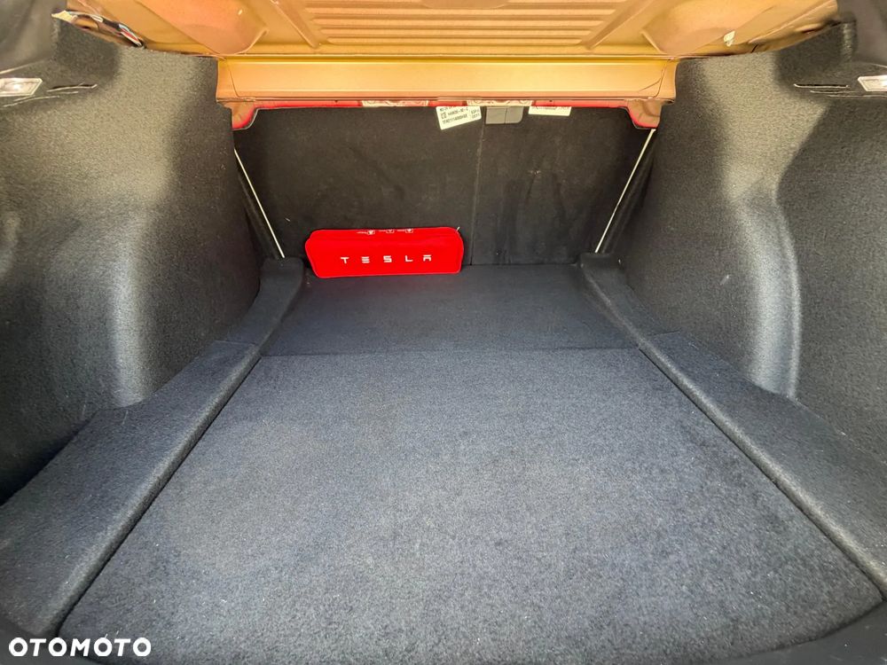 Tesla Model 3 - 9
