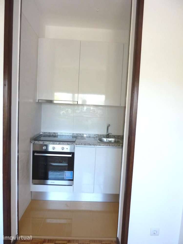 Apartamento T1+1 mobilado em Coimbra (Av. Emídio Navarro) - Grande imagem: 2/9