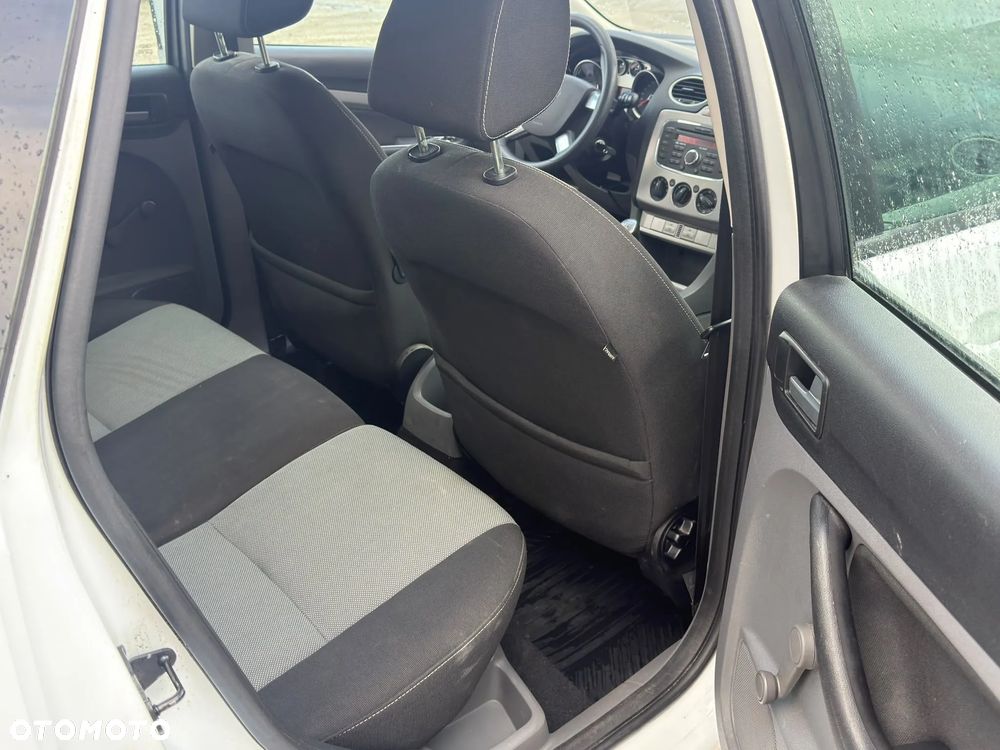Ford Focus - 17