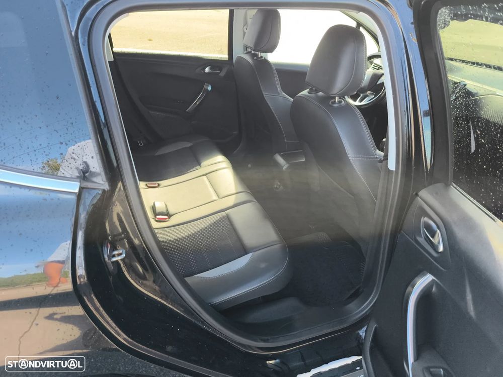 Peugeot 2008 1.2 PureTech Active - 32