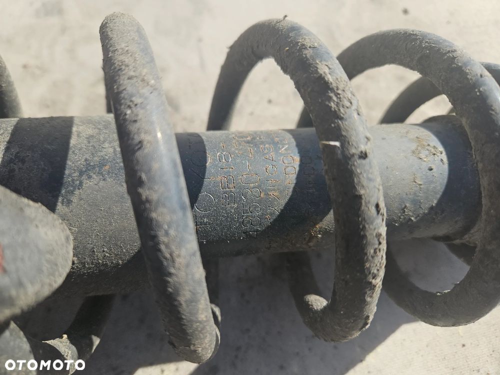 Amortyzator sprężyna lewy prawy tył tylny Toyota Prius II 1,5 hybrid 2005r - 4