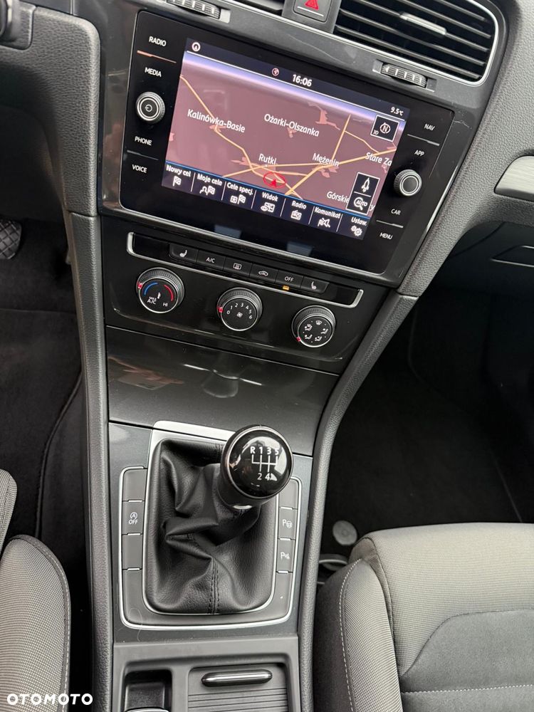 Volkswagen Golf 1.6 TDI BlueMotion Technology Trendline - 26