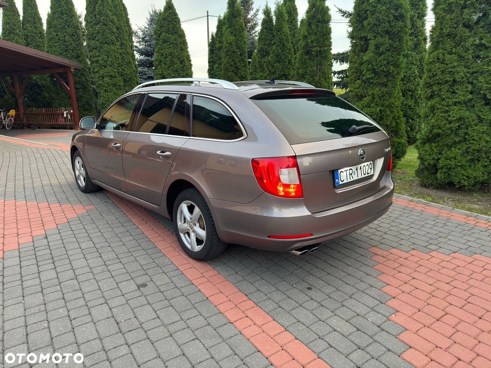 Skoda Superb 2.0 TDI Ambition DSG - 2