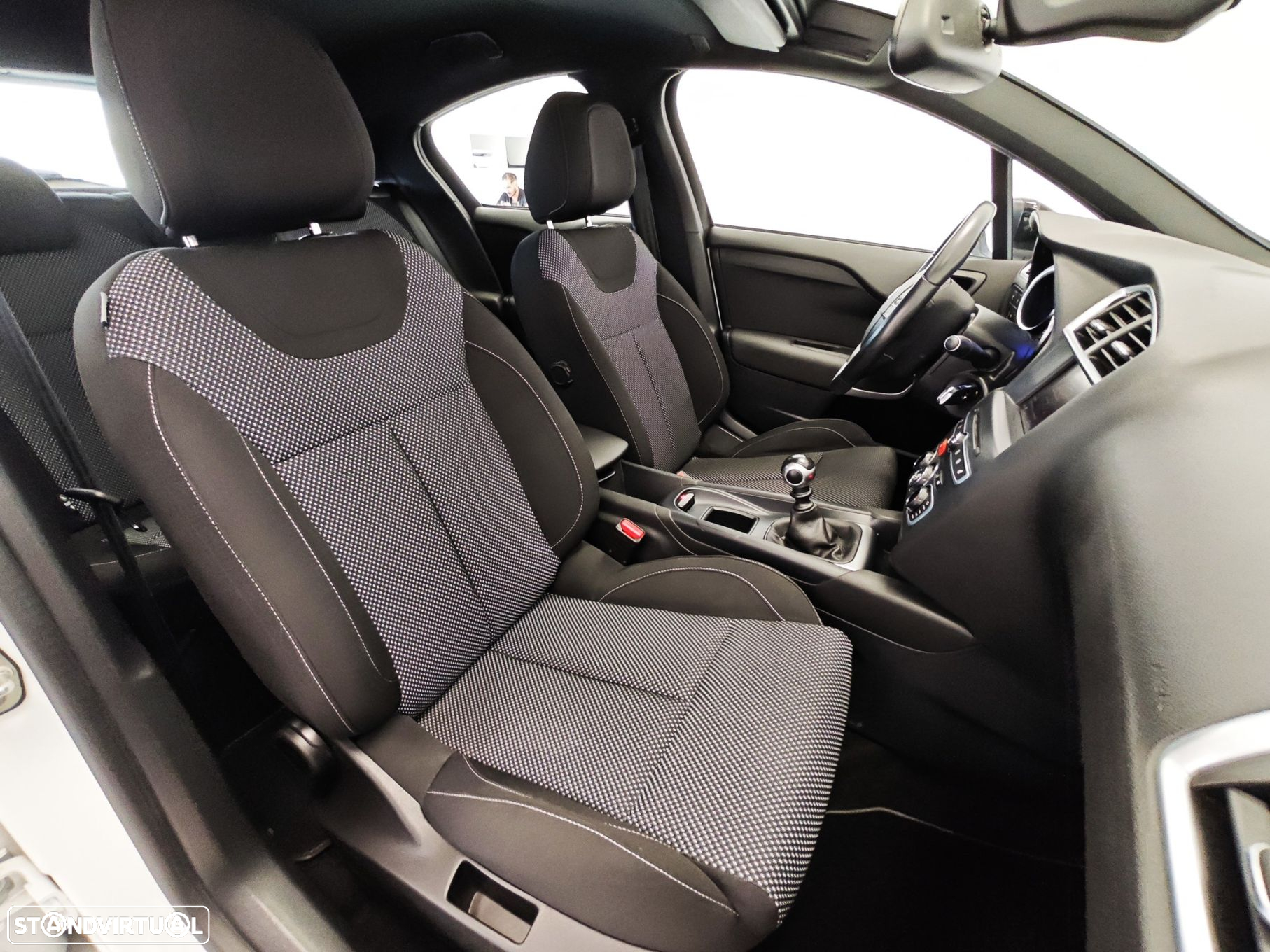 DS DS4 Crossback - 33