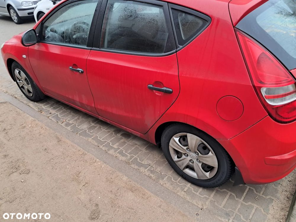 Hyundai i30 1.4 Base + - 4