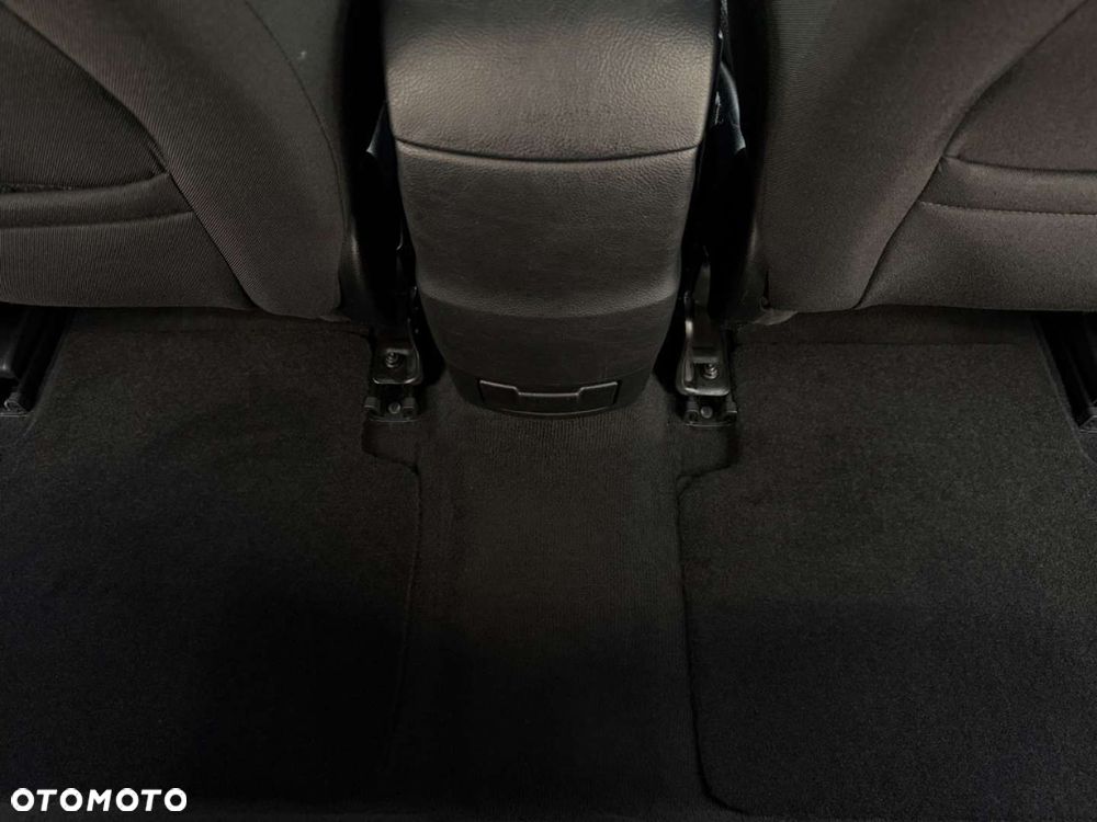 Ford S-Max - 29