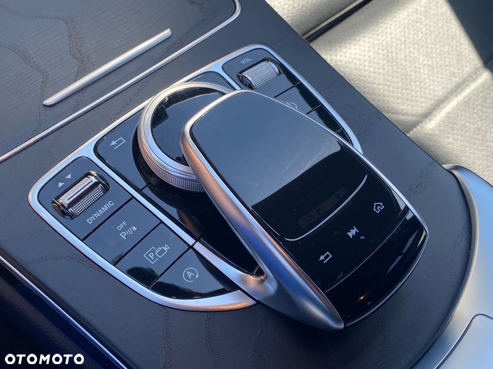 Mercedes-Benz Klasa C 220 d 4MATIC 9G-TRONIC - 20