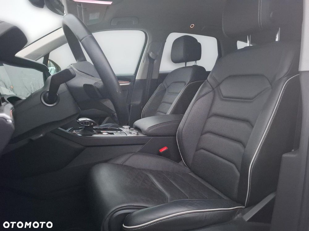 Volkswagen Touareg - 9