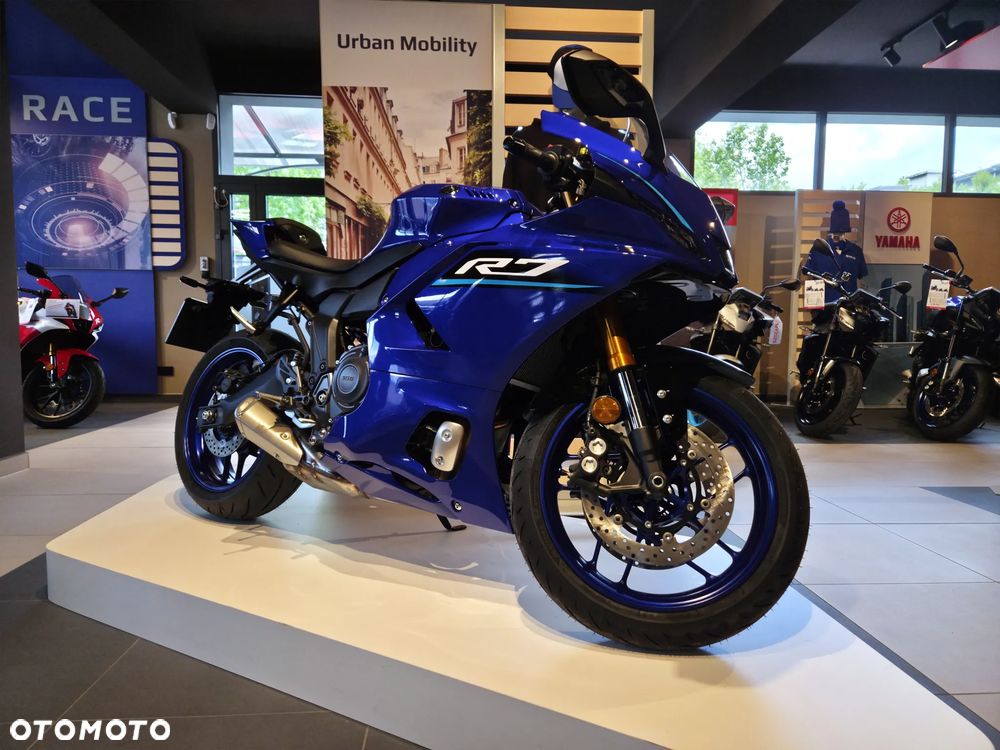 Yamaha R7 - 11